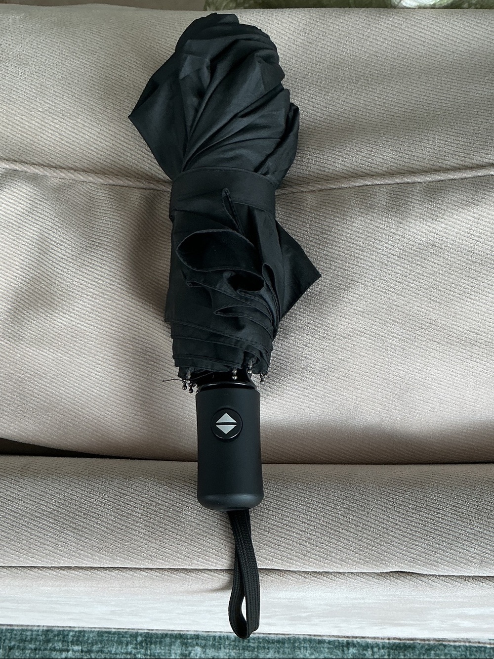 Compact Black Men’s Travel Umbrella - Automatic Open/Close